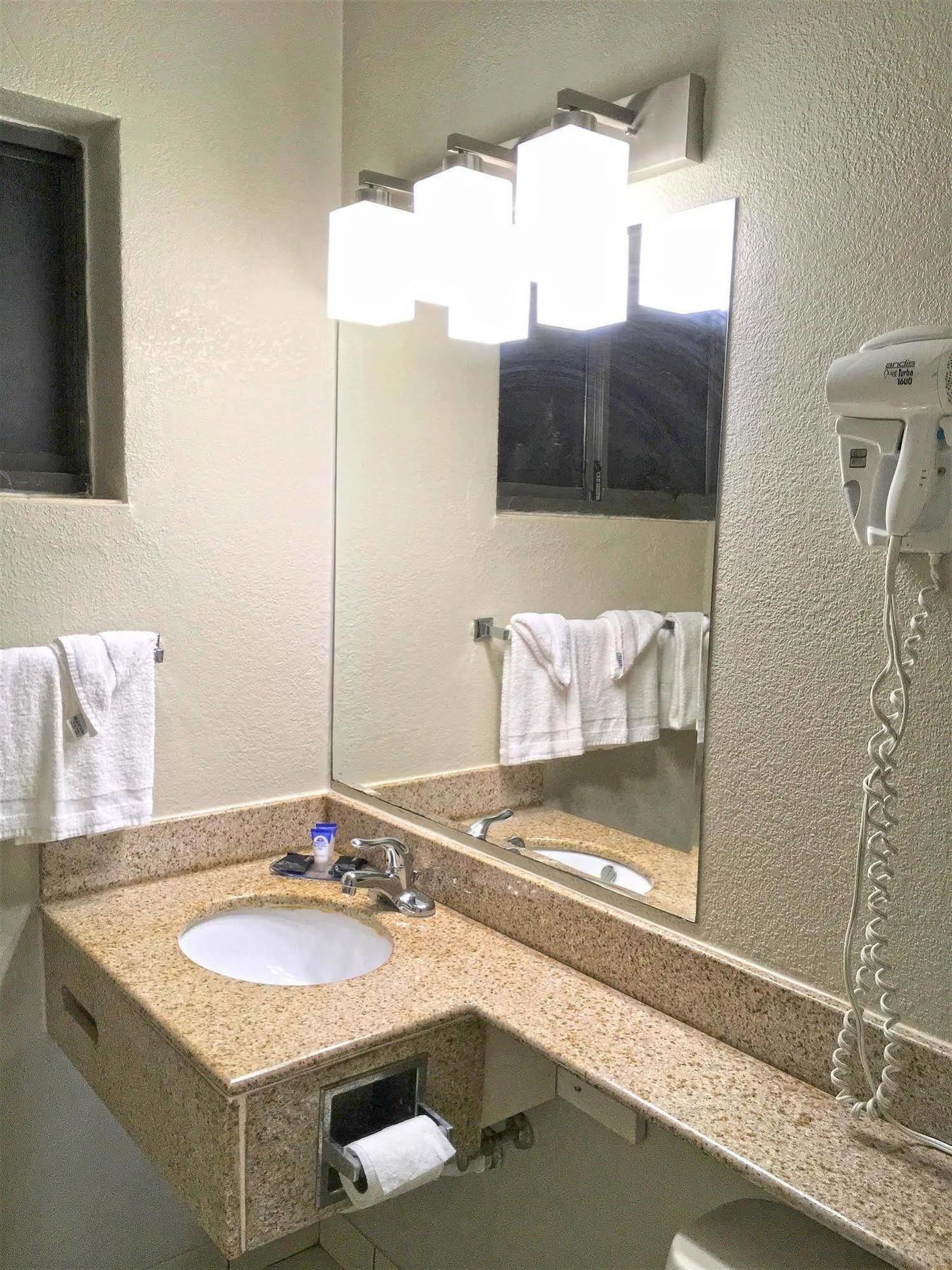 Executive Inn Schenectady Downtown Ngoại thất bức ảnh